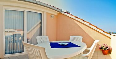Villa Midea