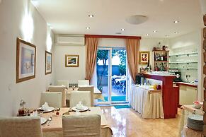 Villa Midea
