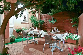 Villa Midea
