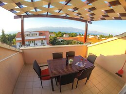Villa Midea