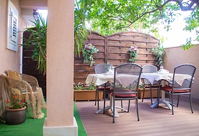 Villa Midea