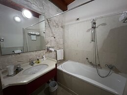 Victor Country Hotel