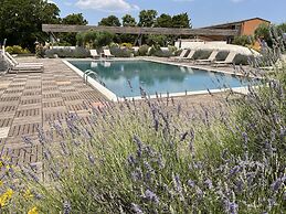 Victor Country Hotel