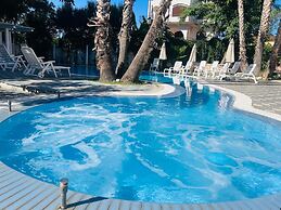 Regent Beach Hotel & Apartments