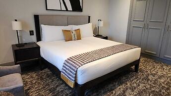 Golden Horse Hotel