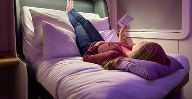 YOTELAIR Amsterdam Schiphol - Transit Hotel