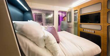 YOTELAIR Amsterdam Schiphol - Transit Hotel