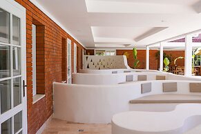 Hotel Club-E
