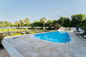 Hotel Club-E