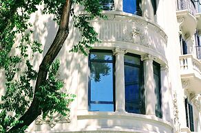 Casagrand Luxury Apartments Barcelona