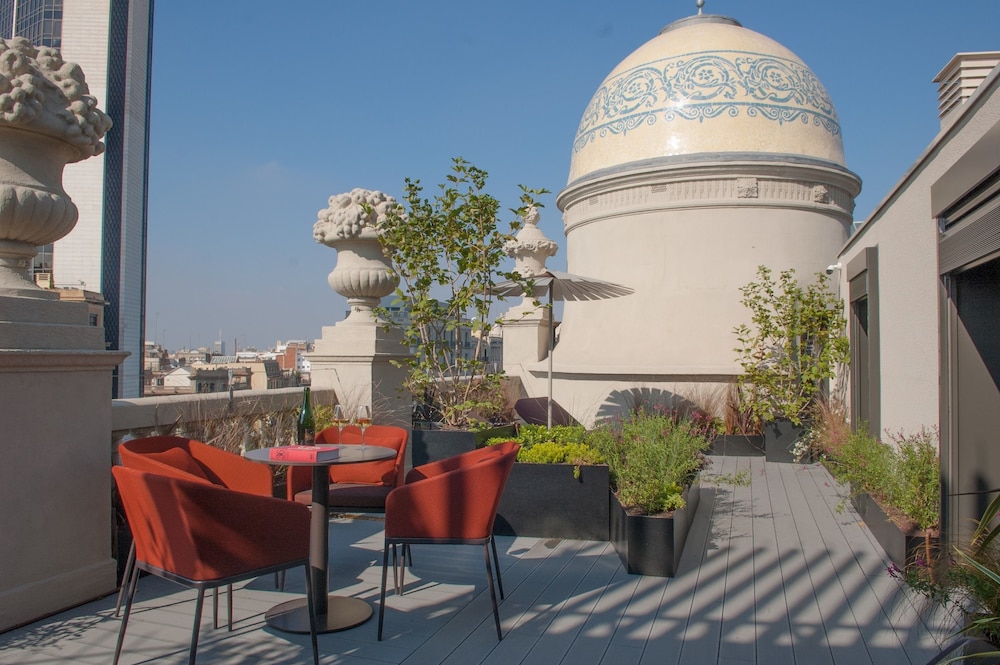 Casagrand Luxury Apartments Barcelona