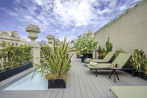 Casagrand Luxury Apartments Barcelona