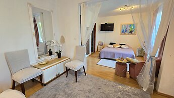 Avalena Residence