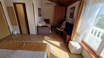 Avalena Residence