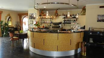 Eolian Residence
