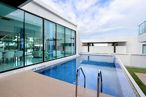 White Sand Beach Residences Pattaya