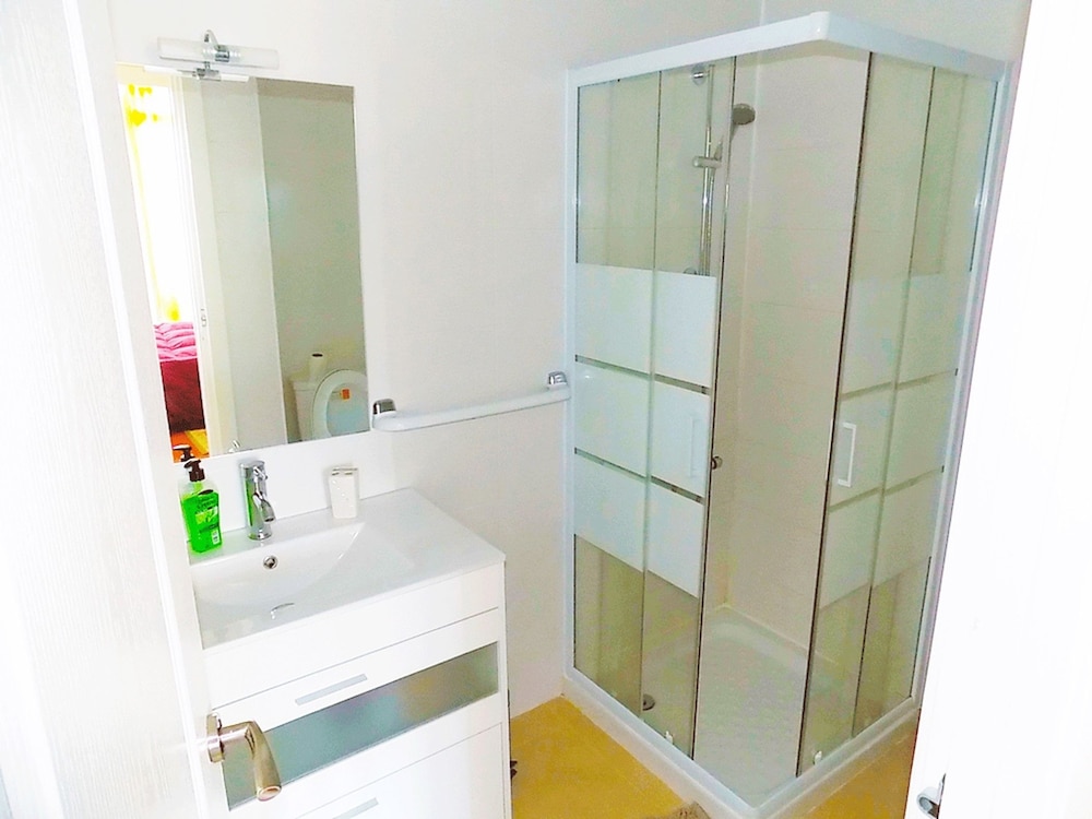 Apartsalou Lea