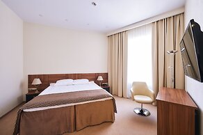 Diplomat hotel