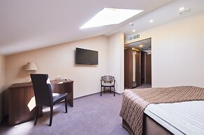Diplomat hotel