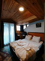 Hill River Hotel