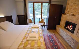 Hill River Hotel
