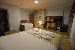 Hill River Hotel