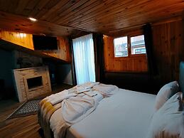 Hill River Hotel