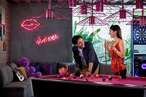 Moxy Bandung
