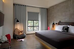 Moxy Bandung