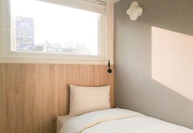 Single Inn Kaohsiung Station Hostel