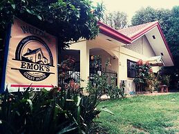 Emok's Guest House - Hostel
