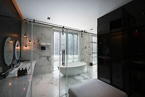 Glam Habitat Hotel