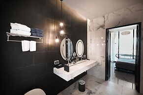 Glam Habitat Hotel