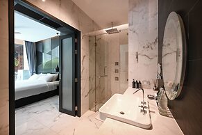 Glam Habitat Hotel