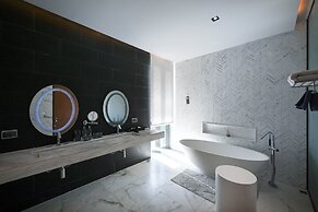 Glam Habitat Hotel