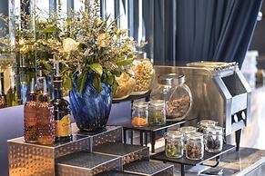Glam Habitat Hotel
