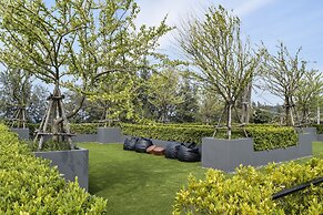 Glam Habitat Hotel