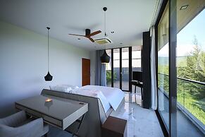 Glam Habitat Hotel