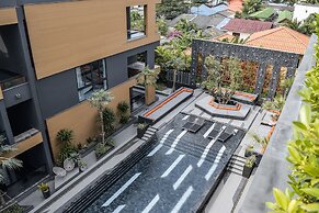 Glam Habitat Hotel