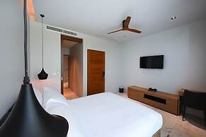 Glam Habitat Hotel