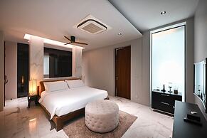 Glam Habitat Hotel
