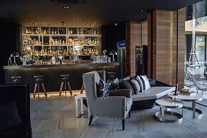Glam Habitat Hotel