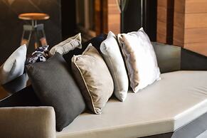 Glam Habitat Hotel