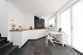 The Apartment Central