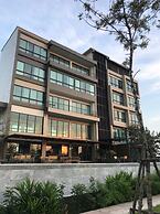 The Residence Thepkanjana