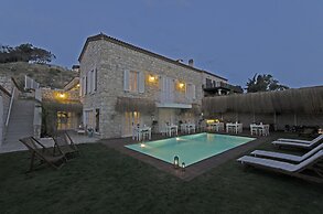 Alacati Roka Tas Otel