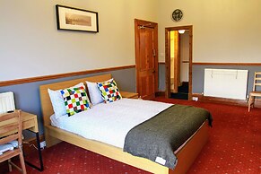 Airdenair Guest House