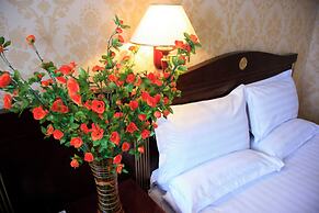 White House Hotel