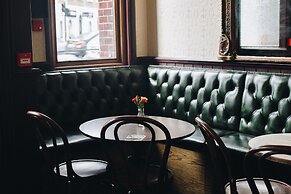Camden Enterprise Hotel & Pub