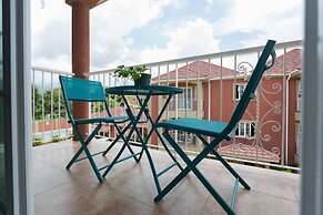New Kingston Guest Apt at Fairway
